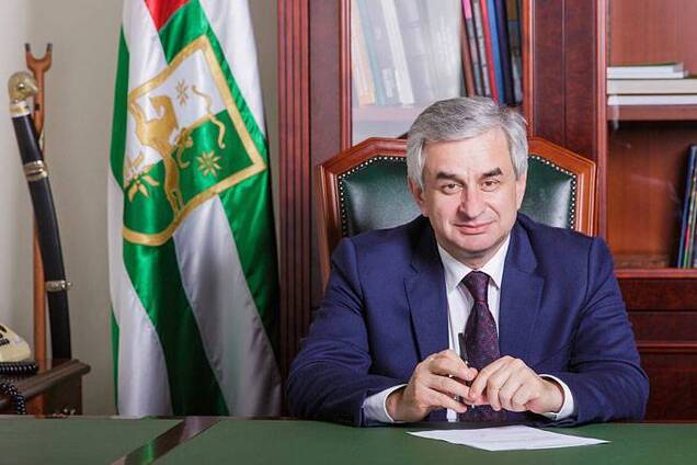 "Президент" Абхазії подав у відставку після масових протестів: перші деталі