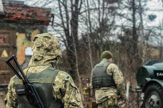 Срезали крыши и повынимали окна: бригаду ВСУ обвинили в мародерстве на Донбассе