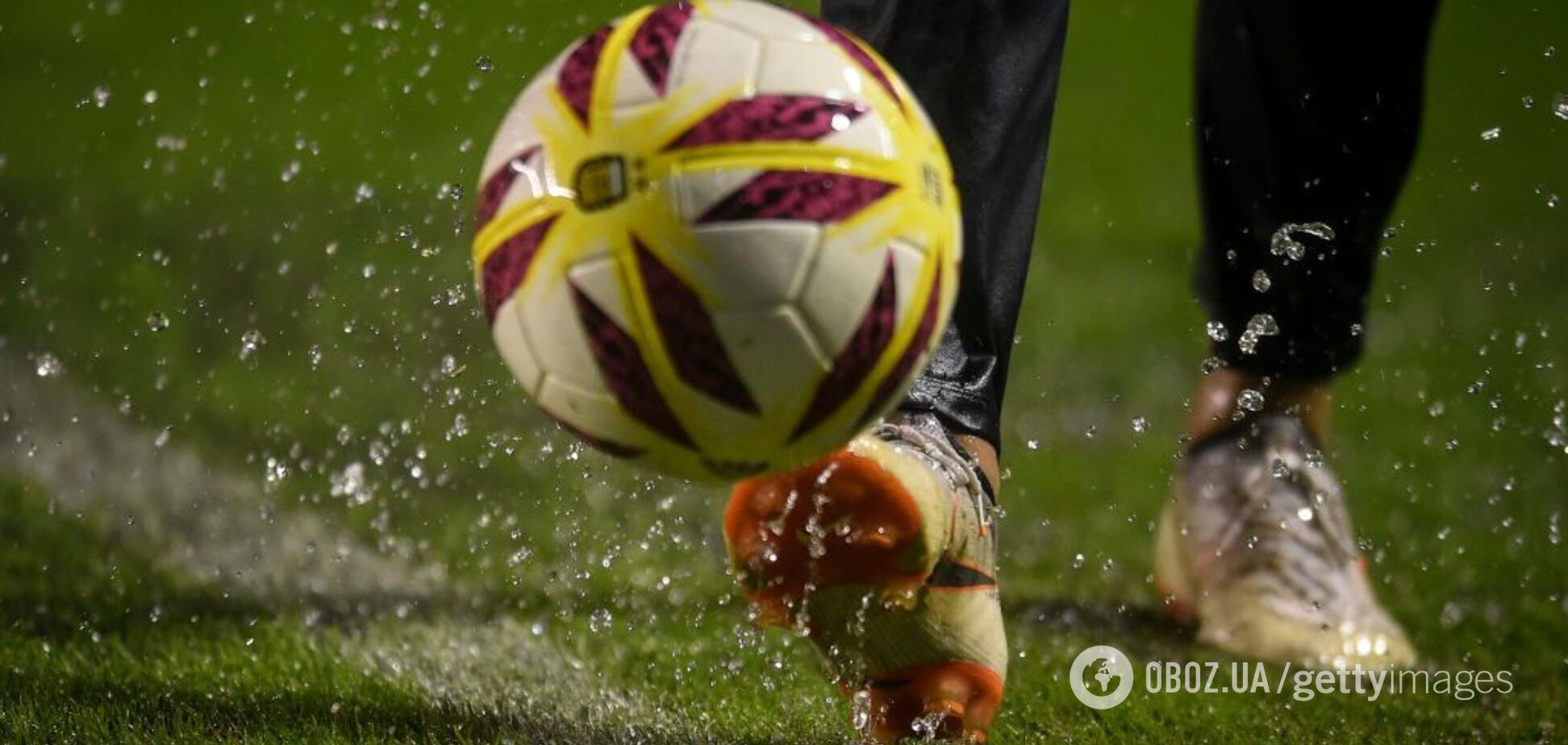 З ноги: в Тунісі футболіст побив болбоя під час матчу – момент потрапив на відео