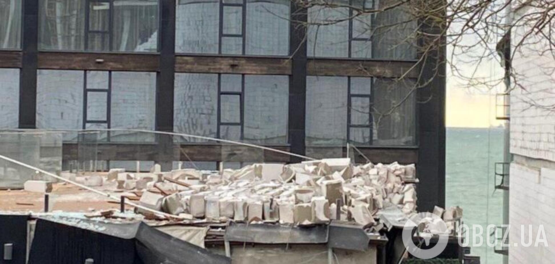 В Одессе стена новостройки рухнула на популярный отель