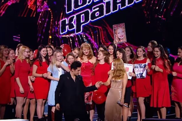 'Хочешь меня соблазнять?' Кароль посвятила песню Дану Балану и избила Потапа