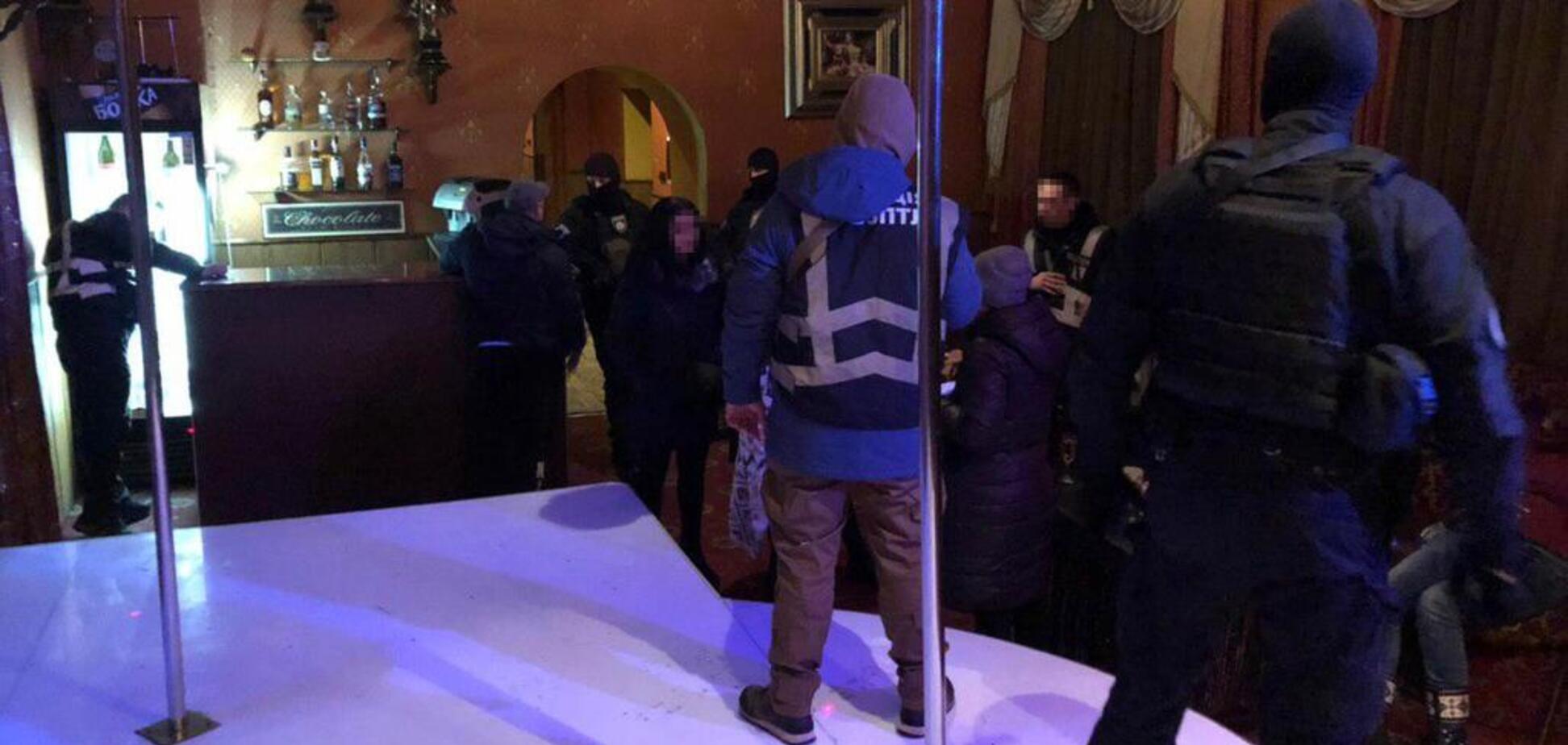 Інтим за 600 грн: У Кривому Розі викрили борделі в стрип-клубах