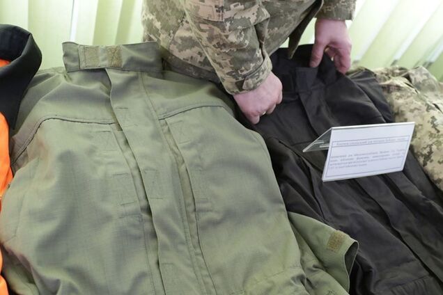 Спецодежда, берцы и кобура: в ВСУ показали новейшее оборудование для военных
