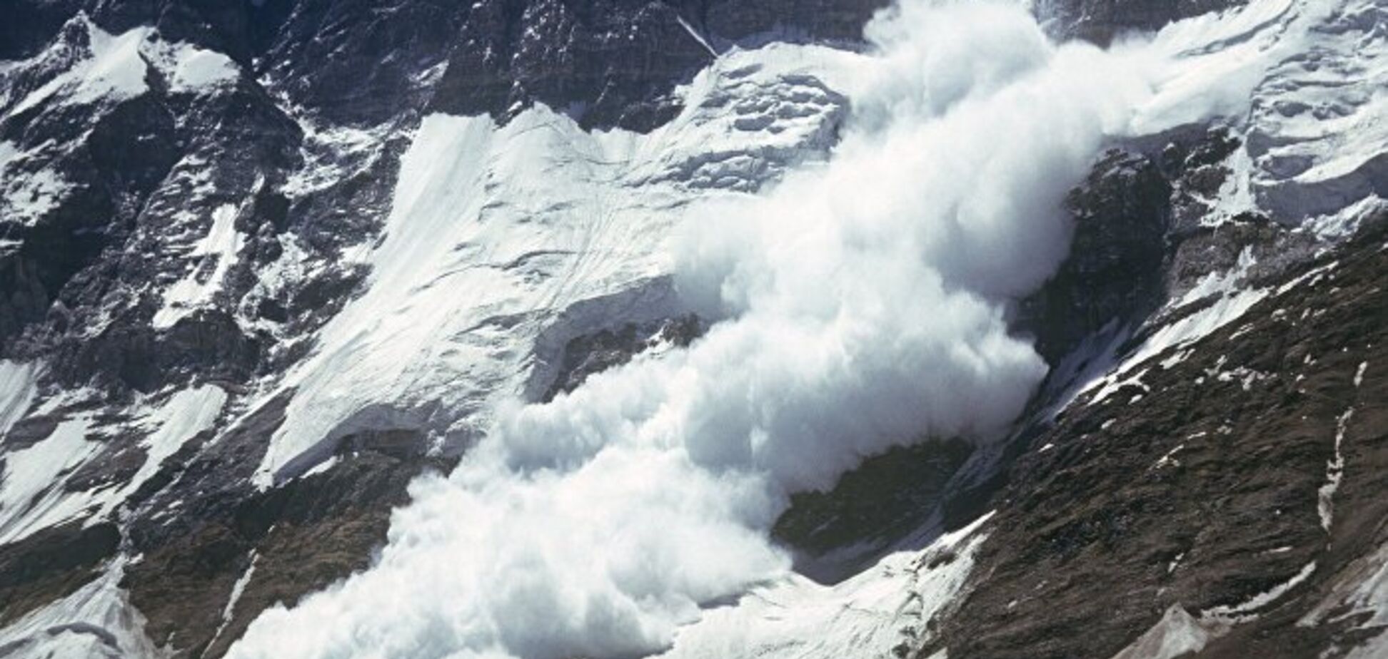 Попал под лавину: в горах Грузии пропал украинский турист