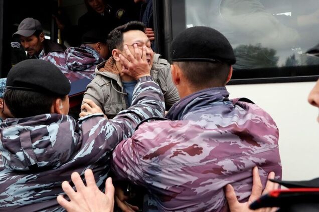 Пытали ребят. Но ведь не до смерти же!