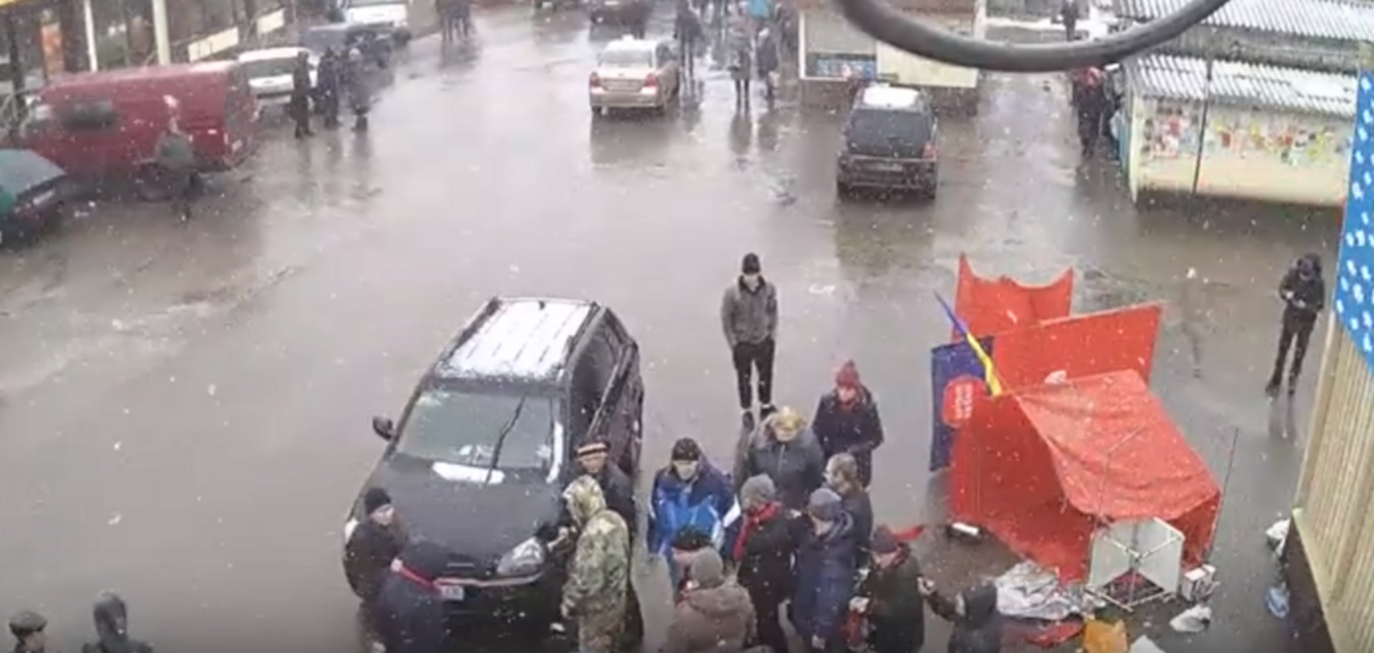 На Харьковщине разгромили палатки 'Партии Шария': появилось видео