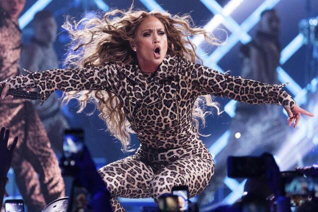 Дженніфер Лопес пікантним трюком довела до крику відомого танцюриста