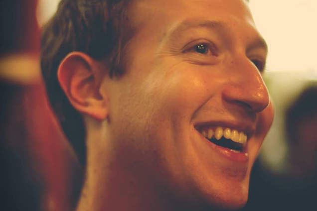 В стаю горилл внедрили робота-шпиона: 'это напоминает Марка Цукерберга...'