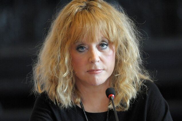 Дочь Аллы Пугачевой показала разницу между своими и мамиными ногами