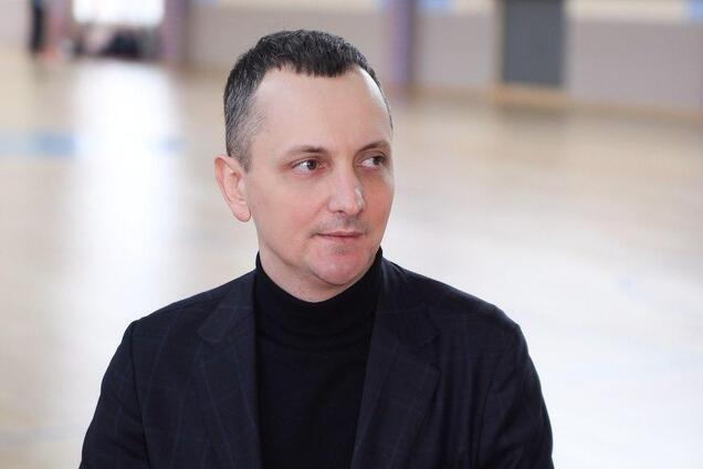 Советник премьера Юрий Голик показал check-list, по которому будут принимать отремонтированные школы, больницы и садики