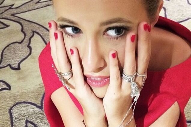 Собчак похвасталась большой грудью