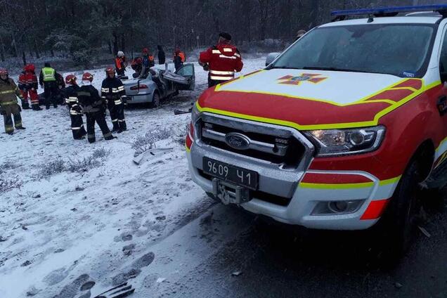 Киев из-за непогоды заполонили ДТП и пробки. Смертельная авария на Столичном шоссе