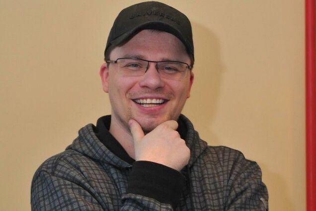 Гарик Харламов высмеял пристрастие россиян к алкоголю: видео