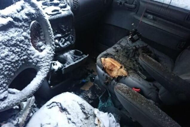 Боровся з піщаною мафією: у Києві підпалили авто відомого правозахисника. Фото