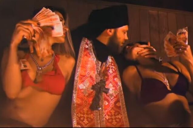 Российские рэперы влипли в громкий православный скандал