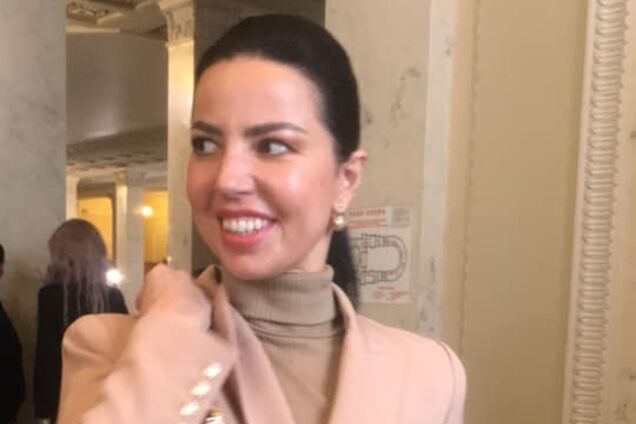 'Страна нищая, пенсии по 2 тысячи!' 'Слугу народа' раскритиковали за слишком дорогой наряд. Фото