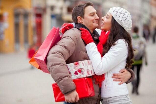 Стало известно, сколько украинцы потратили на подарки на День Валентина