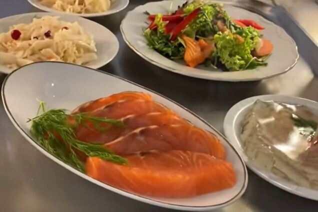 От голубцов до красной рыбы: чем кормят в столовой Рады и сколько это стоит