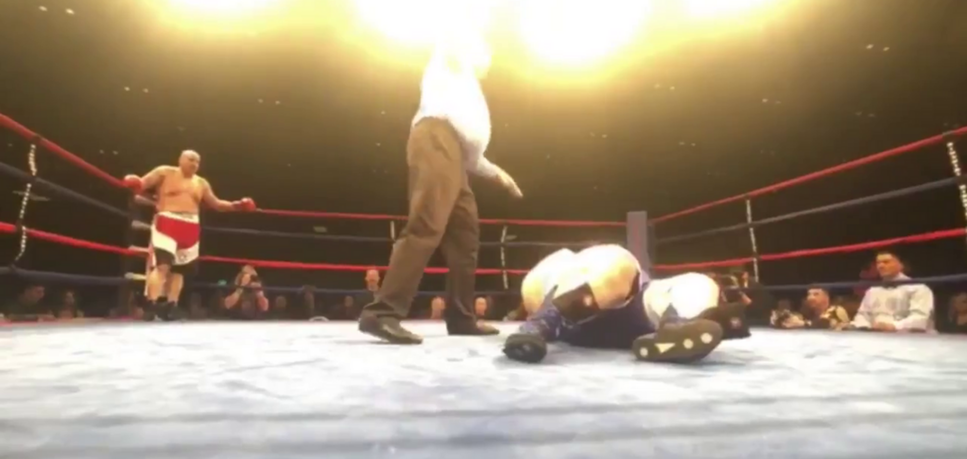 Супертяж 'ожил' после нокдауна и вырубил 186-кг гиганта одним ударом