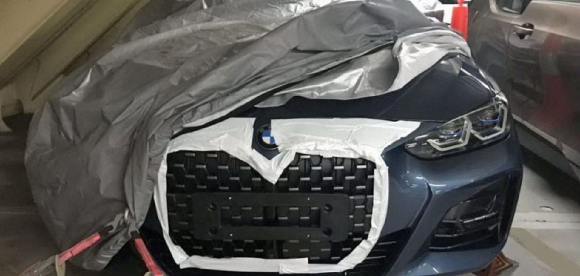 Новая BMW удивит нереально огромными 'ноздрями' радиатора