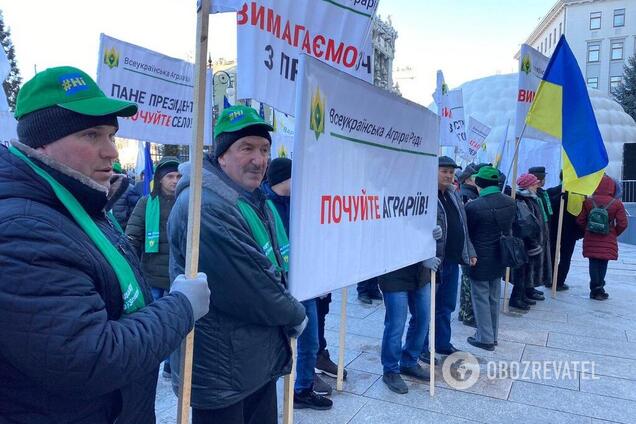 В Киеве устроили массовые акции против продажи земли