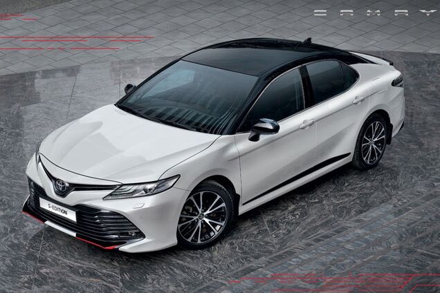 Toyota зробила 'зухвалу' версію Camry для Росії