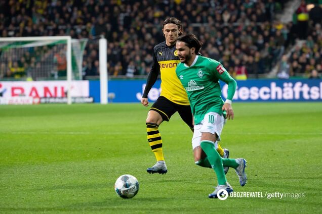 Автор голу Леонардо Біттенкурт з м'ячем