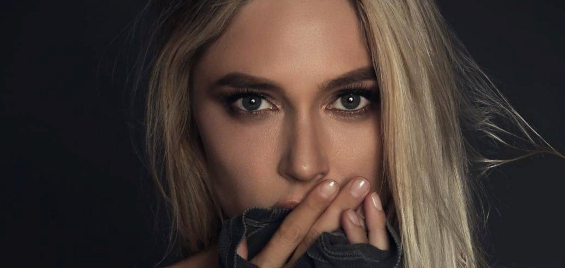 Зірка серіалу 'Універ' сміливо поборолася з Дар`єю Петрожіцькою в битві за сексуальний образ