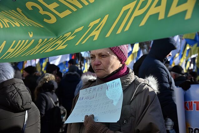 300 грн за повний день: у мережі спливли розцінки за мітинг проти ринку землі