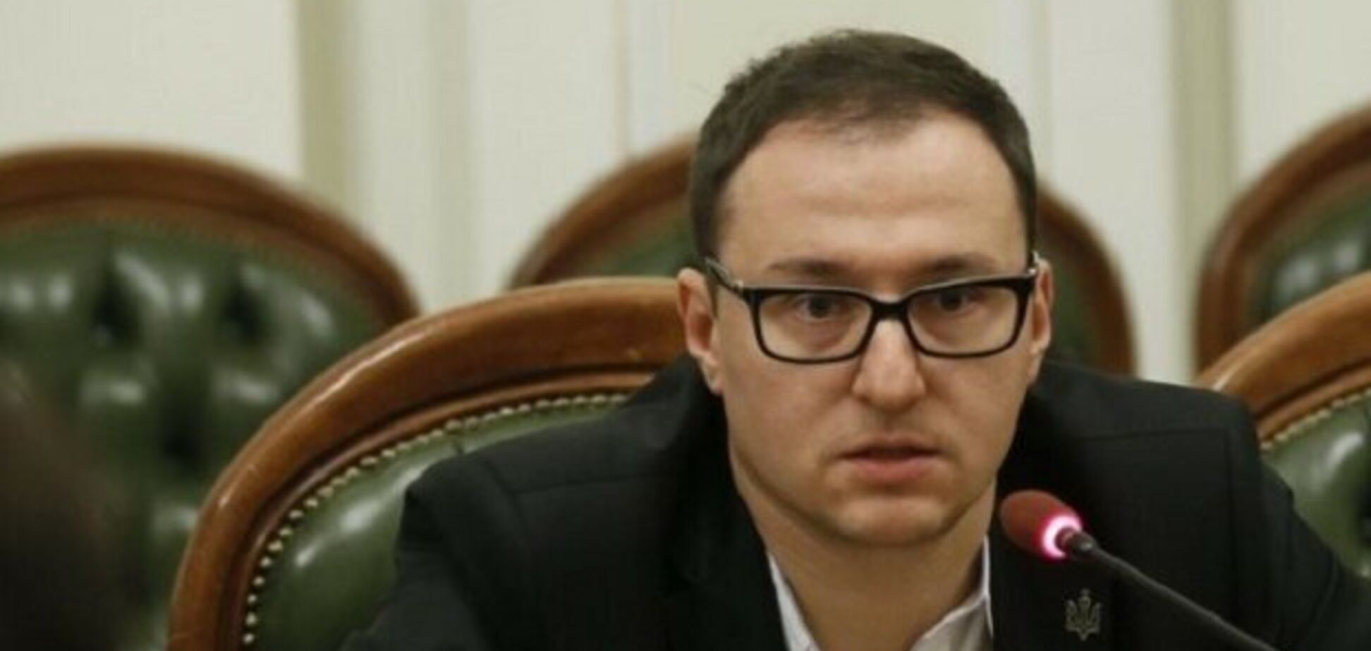 В Украине предложили перевести чиновников на электромобили