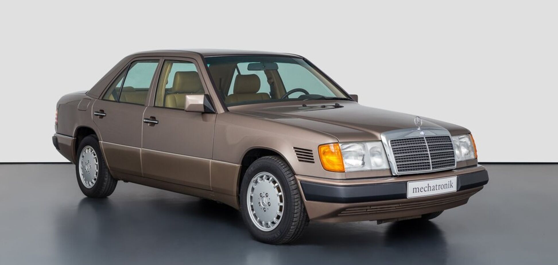 Продаётся Mercedes W124 без пробега: как он выглядит и сколько просят