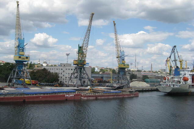 Переможець конкурсу на концесію порту Херсон займається незаконними поставками в Крим