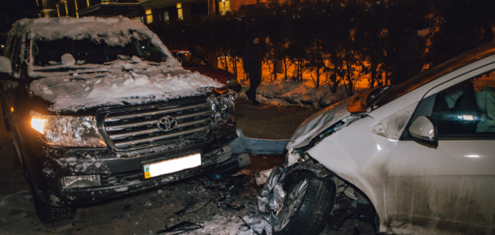 У Дніпрі п'яна дівчина влаштувала потрійне ДТП: відео моменту аварії