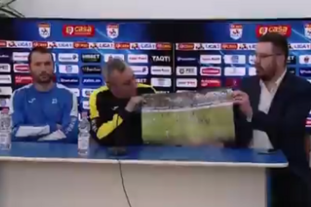 Тренер прийшов на прес-конференцію з роздруківкою помилки арбітра