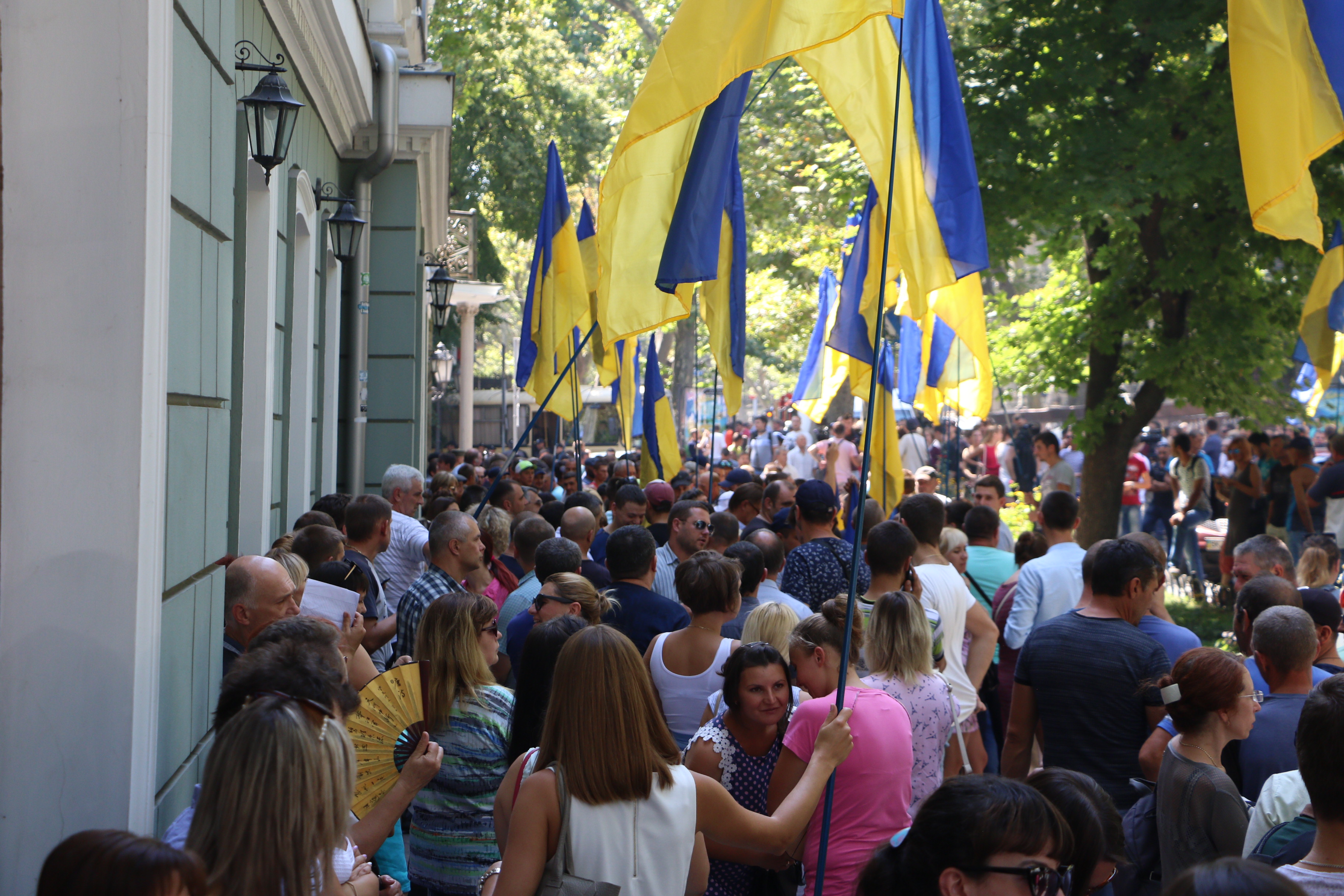 "Вибачте, нас дістало": в Одесі жителі вийшли на масштабний мітинг проти Труханова 