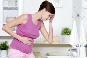 Гипертиреоз при беременности: причины возникновения и основные симптомы, способы лечения заболевания