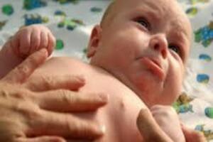 Кишечные колики у новорожденных: причины возникновения и основные симптомы, способы лечения заболевания