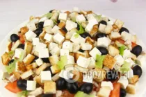 Греческий салат с курицей - Шаг 10 Греческий салат с курицей - Шаг 10