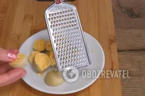 Салат с черносливом и курицей - Шаг 2 Салат с черносливом и курицей - Шаг 2