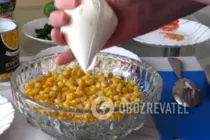 Салат с курицей и кукурузой - Шаг 4 Салат с курицей и кукурузой - Шаг 4