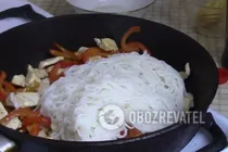Рисова локшина з куркою - Крок 7 Рисова локшина з куркою - Крок 7