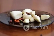 Салат с кальмарами и кукурузой - Шаг 2 Салат с кальмарами и кукурузой - Шаг 2