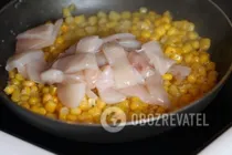 Салат с кальмарами и кукурузой - Шаг 7 Салат с кальмарами и кукурузой - Шаг 7