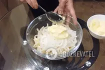 Салат с кальмарами и яйцом - Шаг 8 Салат с кальмарами и яйцом - Шаг 8