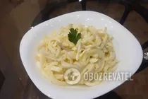 Салат с кальмарами и яйцом - Шаг 9 Салат с кальмарами и яйцом - Шаг 9