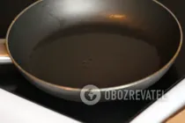 Салат с кальмарами и кукурузой - Шаг 4 Салат с кальмарами и кукурузой - Шаг 4