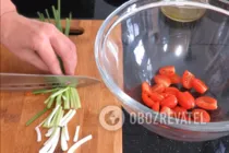 Салат с курицей и сухариками - Шаг 6 Салат с курицей и сухариками - Шаг 6