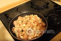 Гуляш з курки - Крок 2 Гуляш з курки - Крок 2