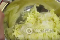 Яблучні оладки - Крок 3 Яблучні оладки - Крок 3