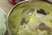 Яблучні оладки - Крок 4 Яблучні оладки - Крок 4